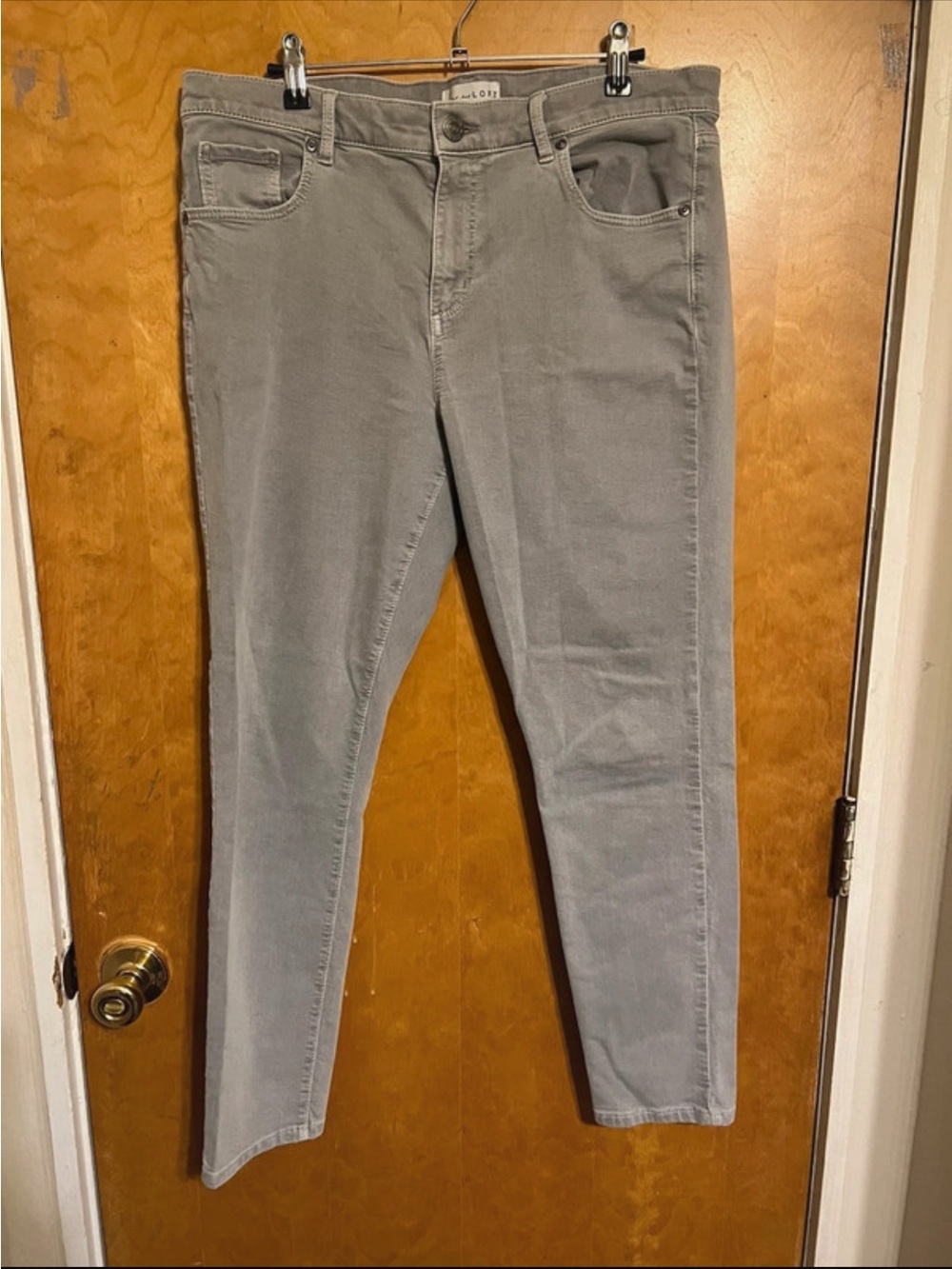 LOFT Skinny Jeans in Light Gray Wash